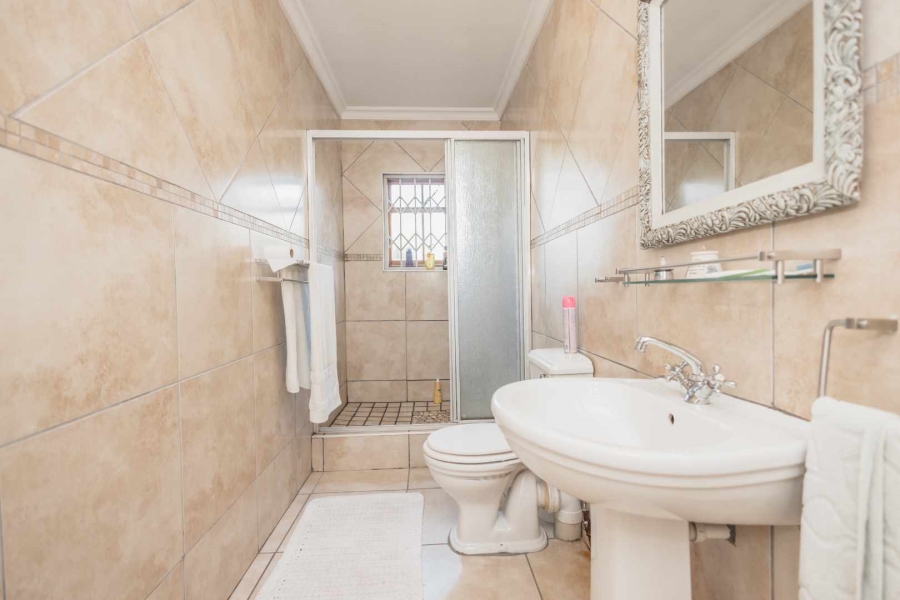 To Let 4 Bedroom Property for Rent in Joostenbergvlakte Western Cape